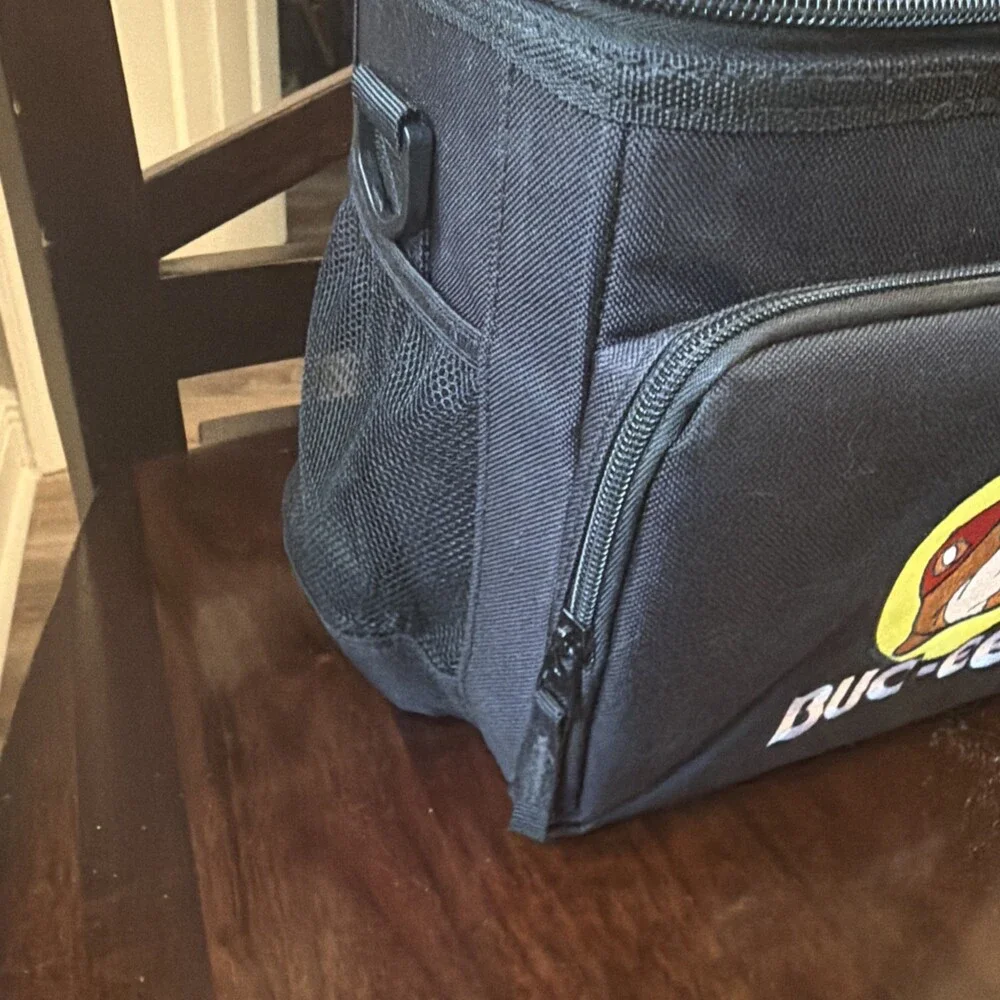 Buc-ee’s Lunchbox/Cooler W/Top Handle, 8 Can Capacity NO STRAP